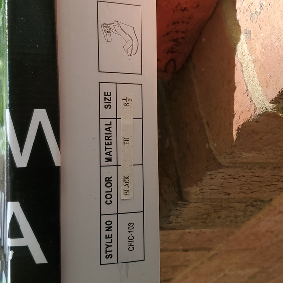 Wild diva ankle strap wedges sz. 8.5 - Picture 7 of 7